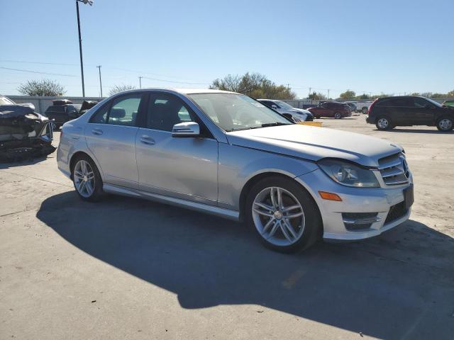 Photo 3 VIN: WDDGF4HB8DA823629 - MERCEDES-BENZ C 250 