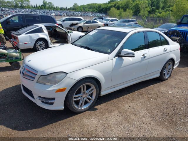 Photo 1 VIN: WDDGF4HB8DA833092 - MERCEDES-BENZ C-CLASS 