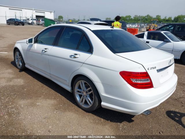 Photo 2 VIN: WDDGF4HB8DA833092 - MERCEDES-BENZ C-CLASS 