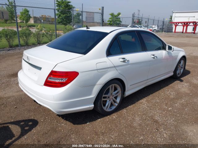 Photo 3 VIN: WDDGF4HB8DA833092 - MERCEDES-BENZ C-CLASS 