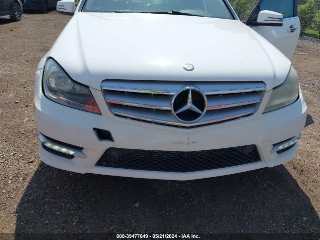 Photo 5 VIN: WDDGF4HB8DA833092 - MERCEDES-BENZ C-CLASS 