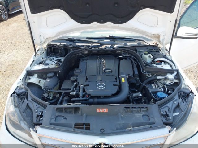 Photo 9 VIN: WDDGF4HB8DA833092 - MERCEDES-BENZ C-CLASS 