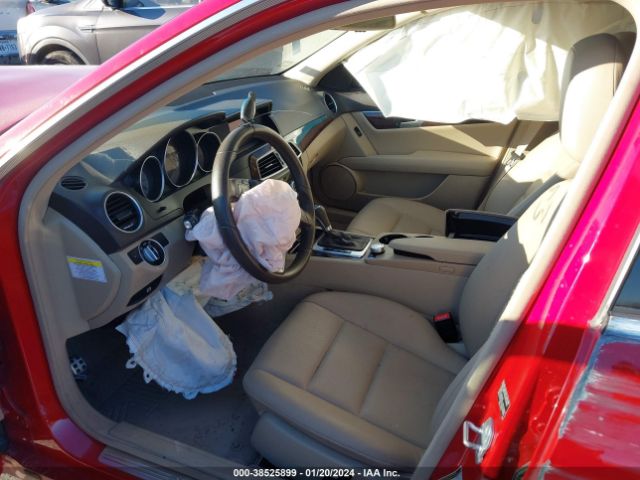 Photo 4 VIN: WDDGF4HB8DA868201 - MERCEDES-BENZ C 250 