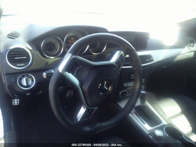 Photo 4 VIN: WDDGF4HB8DG084436 - MERCEDES-BENZ C-CLASS 