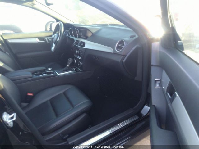 Photo 4 VIN: WDDGF4HB8DR241693 - MERCEDES-BENZ C-CLASS 