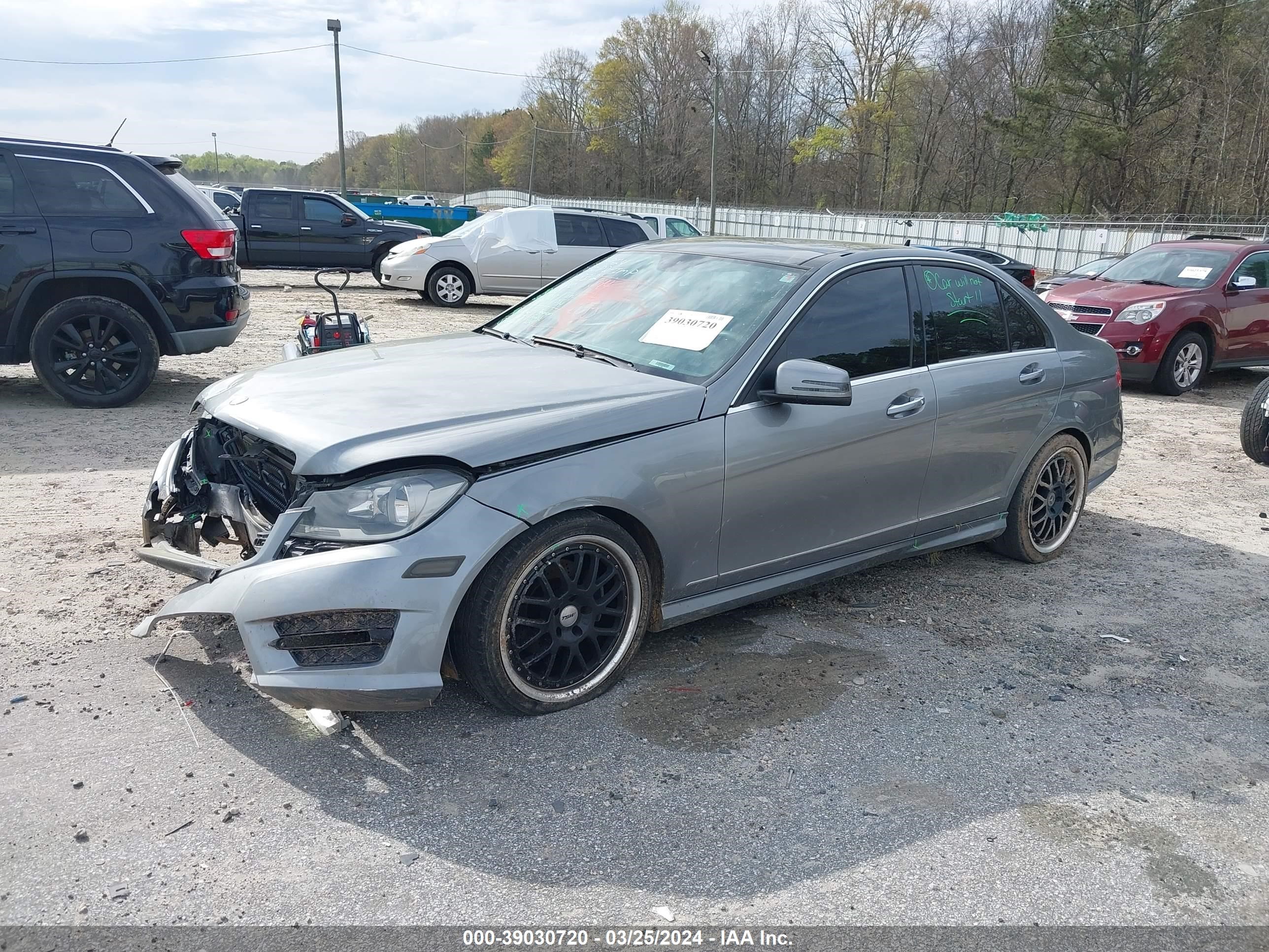 Photo 1 VIN: WDDGF4HB8DR253312 - MERCEDES-BENZ NULL 