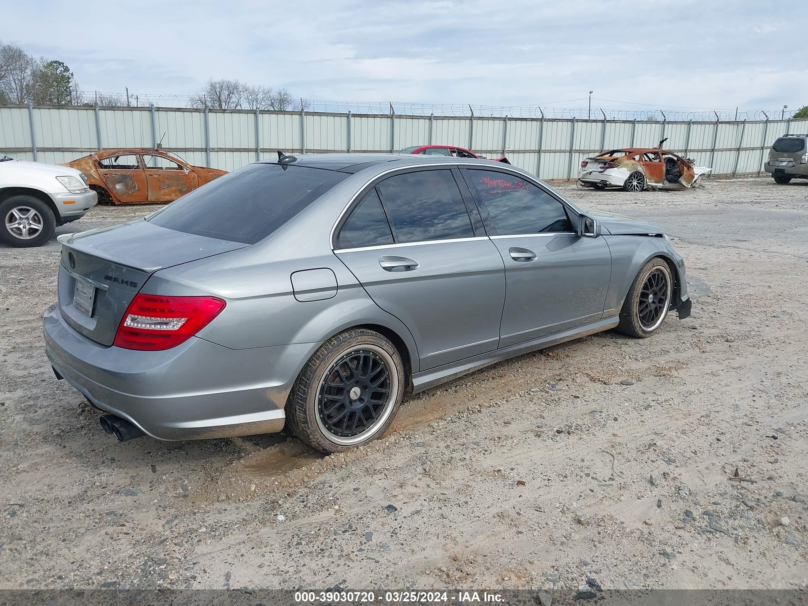 Photo 3 VIN: WDDGF4HB8DR253312 - MERCEDES-BENZ NULL 