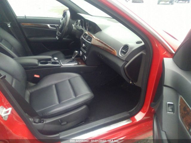 Photo 4 VIN: WDDGF4HB8DR256078 - MERCEDES-BENZ C-CLASS 