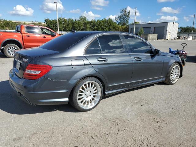 Photo 2 VIN: WDDGF4HB8DR263693 - MERCEDES-BENZ C 250 