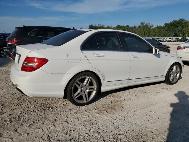 Photo 2 VIN: WDDGF4HB8DR269431 - MERCEDES-BENZ C-CLASS 