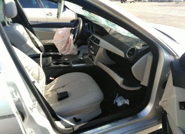 Photo 4 VIN: WDDGF4HB8DR270532 - MERCEDES-BENZ C-CLASS 