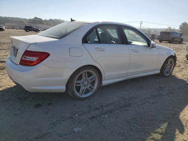 Photo 2 VIN: WDDGF4HB8DR272099 - MERCEDES-BENZ C 250 