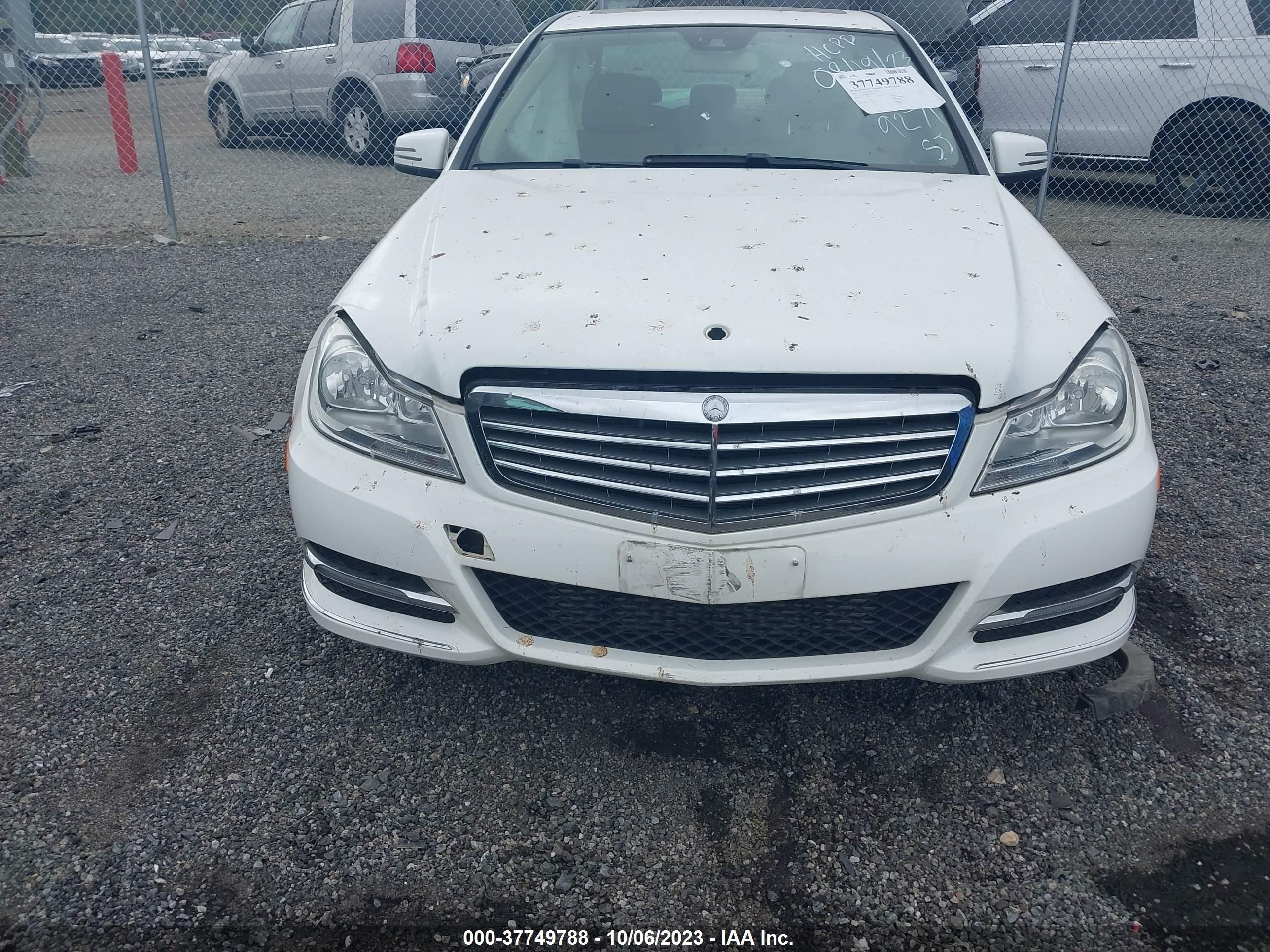 Photo 11 VIN: WDDGF4HB8DR299271 - MERCEDES-BENZ C-KLASSE 