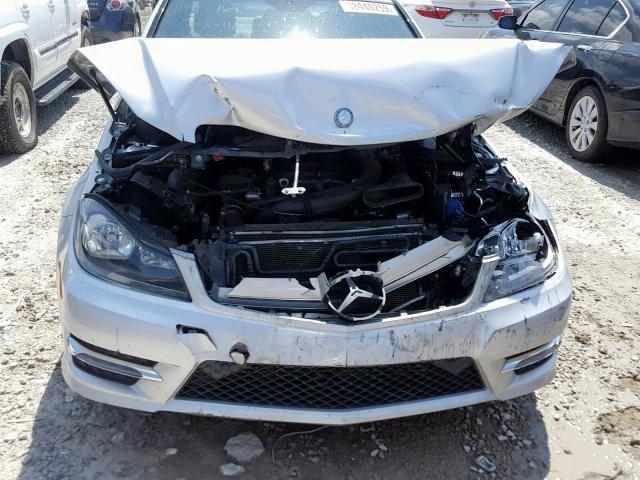 Photo 8 VIN: WDDGF4HB8DR300256 - MERCEDES-BENZ C 250 