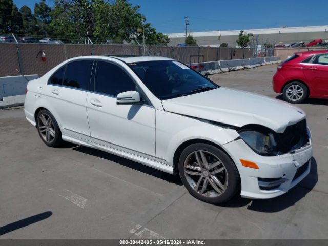 Photo 0 VIN: WDDGF4HB8EA932349 - MERCEDES-BENZ C 250 