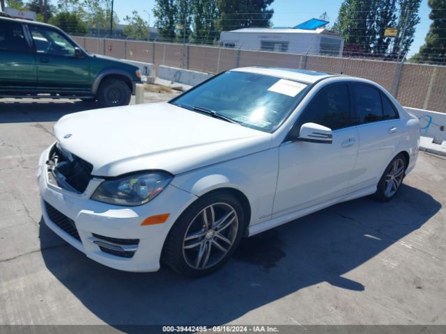 Photo 1 VIN: WDDGF4HB8EA932349 - MERCEDES-BENZ C 250 