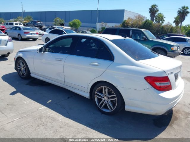 Photo 2 VIN: WDDGF4HB8EA932349 - MERCEDES-BENZ C 250 