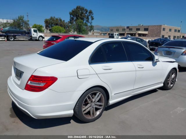 Photo 3 VIN: WDDGF4HB8EA932349 - MERCEDES-BENZ C 250 