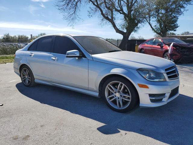 Photo 3 VIN: WDDGF4HB8EA932982 - MERCEDES-BENZ C 180 KOMPRESSOR 