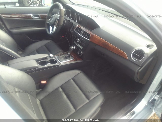 Photo 4 VIN: WDDGF4HB8EA965206 - MERCEDES-BENZ C-CLASS 