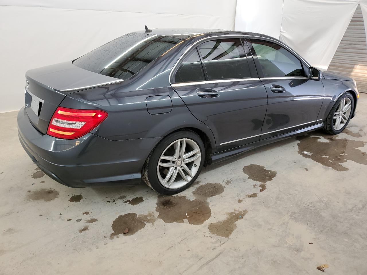 Photo 2 VIN: WDDGF4HB8ER314272 - MERCEDES-BENZ C-KLASSE 