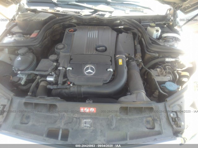 Photo 9 VIN: WDDGF4HB9CA600241 - MERCEDES-BENZ C-CLASS 