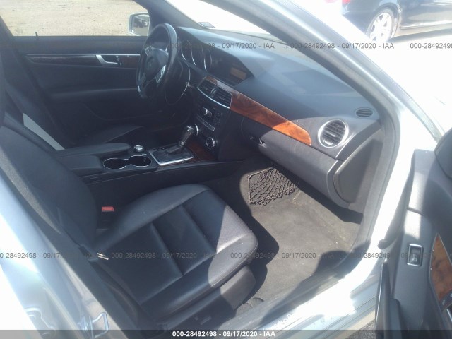 Photo 4 VIN: WDDGF4HB9CR214811 - MERCEDES-BENZ C-CLASS 