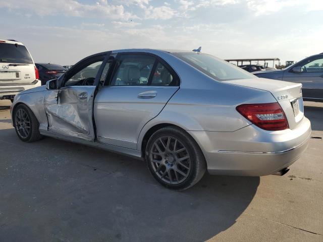 Photo 1 VIN: WDDGF4HB9CR232094 - MERCEDES-BENZ C 250 