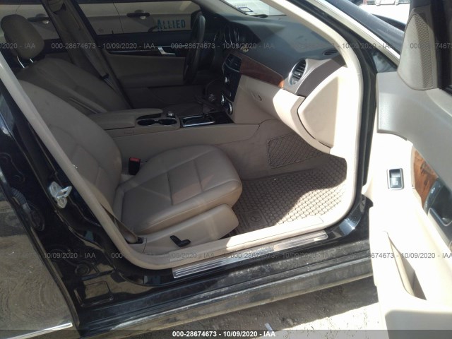 Photo 4 VIN: WDDGF4HB9CR239742 - MERCEDES-BENZ C-CLASS 