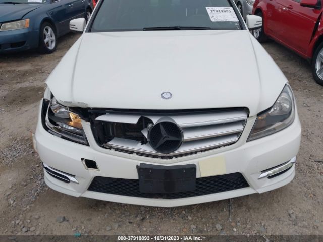 Photo 5 VIN: WDDGF4HB9CR240034 - MERCEDES-BENZ C-CLASS 