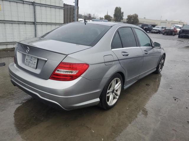 Photo 2 VIN: WDDGF4HB9DA747581 - MERCEDES-BENZ C 250 