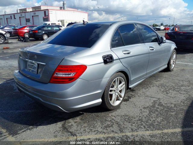 Photo 3 VIN: WDDGF4HB9DA760976 - MERCEDES-BENZ C 250 