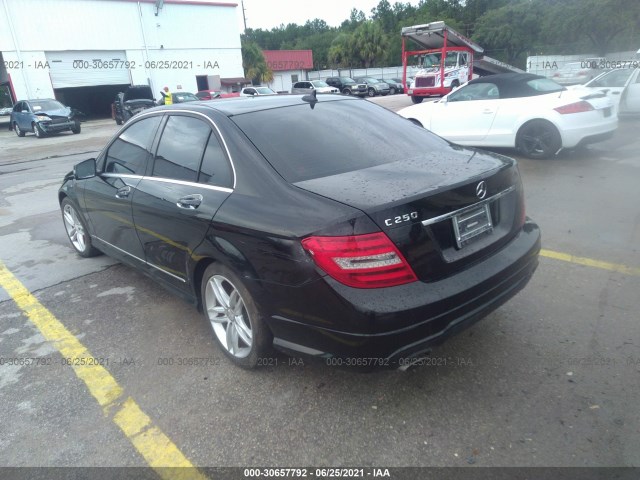 Photo 2 VIN: WDDGF4HB9DA826071 - MERCEDES-BENZ C-CLASS 