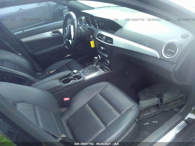 Photo 4 VIN: WDDGF4HB9DA826071 - MERCEDES-BENZ C-CLASS 