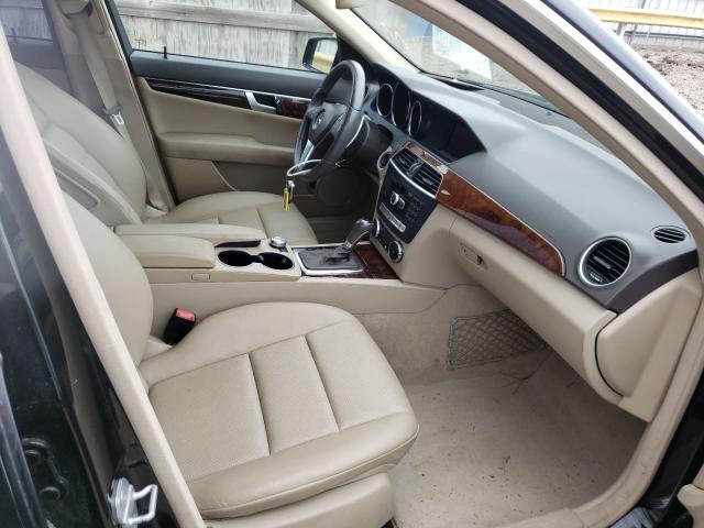 Photo 4 VIN: WDDGF4HB9DR241640 - MERCEDES-BENZ C-CLASS 