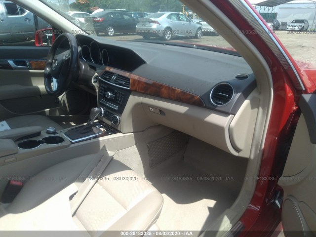 Photo 4 VIN: WDDGF4HB9DR263640 - MERCEDES-BENZ C-CLASS 