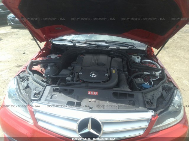 Photo 9 VIN: WDDGF4HB9DR263640 - MERCEDES-BENZ C-CLASS 