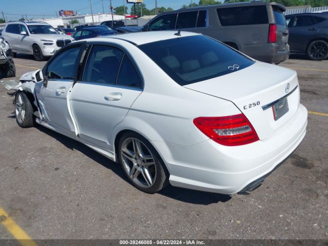 Photo 2 VIN: WDDGF4HB9DR265243 - MERCEDES-BENZ C 250 