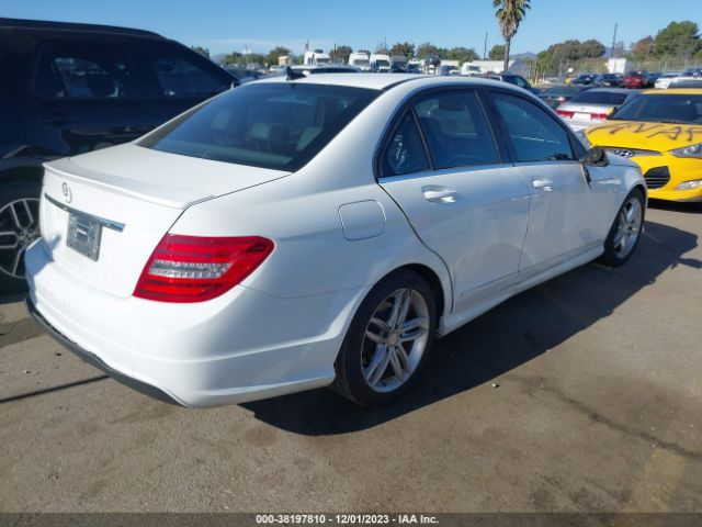 Photo 3 VIN: WDDGF4HB9DR265534 - MERCEDES-BENZ C 250 