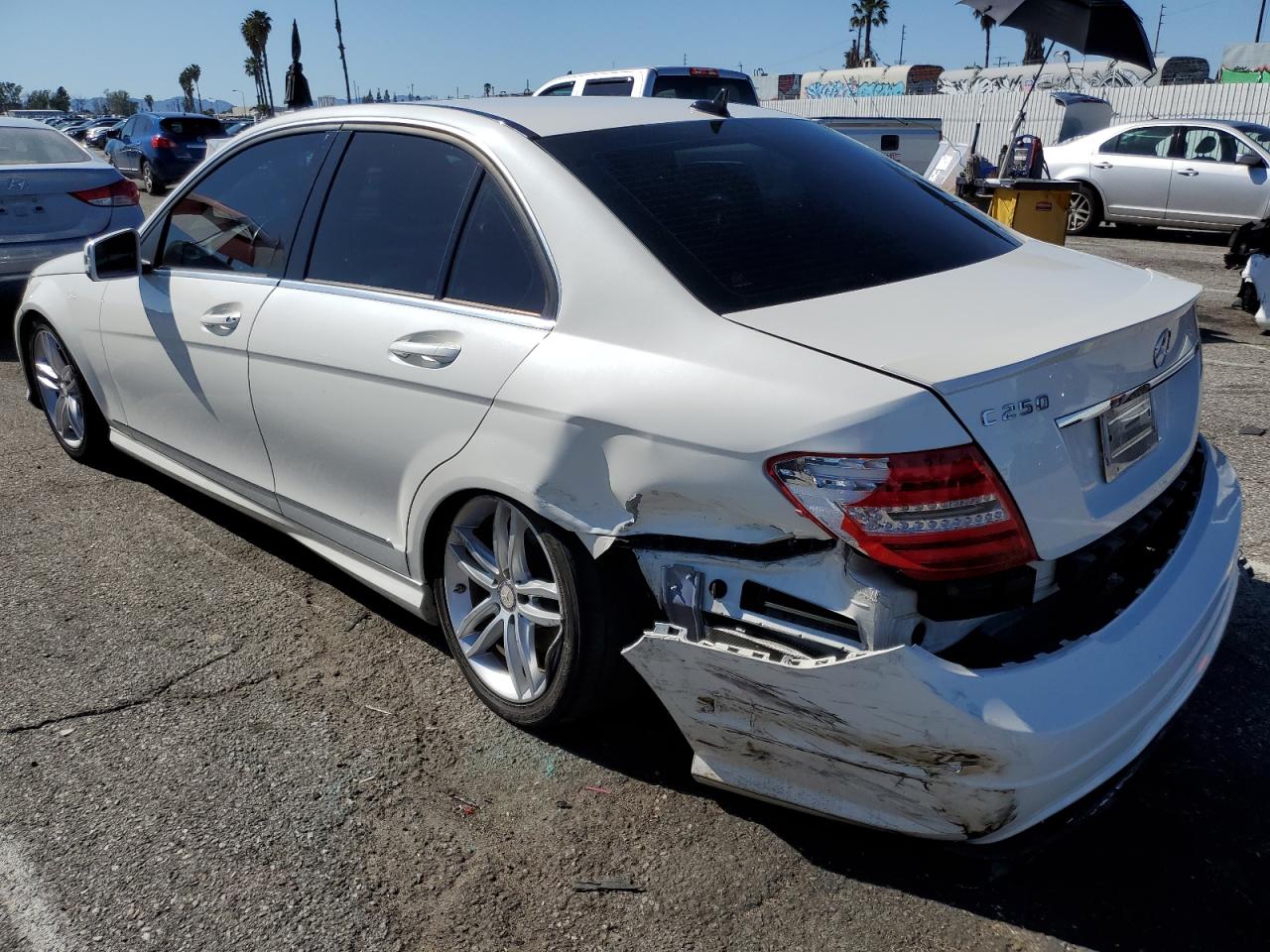 Photo 1 VIN: WDDGF4HB9DR268949 - MERCEDES-BENZ C 250 