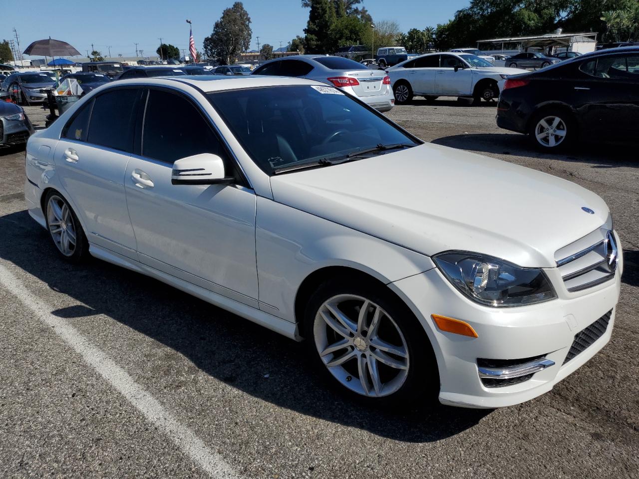 Photo 3 VIN: WDDGF4HB9DR268949 - MERCEDES-BENZ C 250 