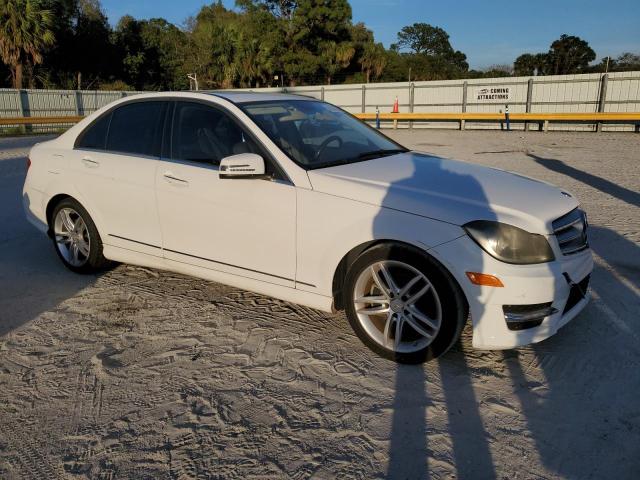 Photo 3 VIN: WDDGF4HB9DR270801 - MERCEDES-BENZ C-CLASS 