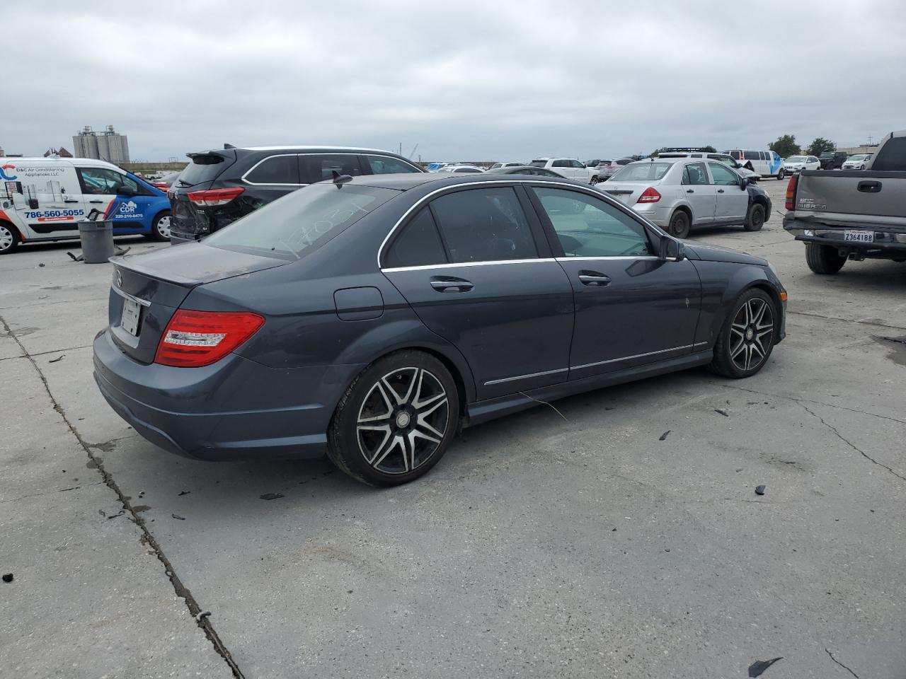 Photo 2 VIN: WDDGF4HB9DR279112 - MERCEDES-BENZ C-KLASSE 