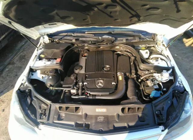 Photo 9 VIN: WDDGF4HB9DR291471 - MERCEDES-BENZ C-CLASS 