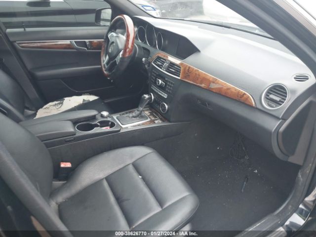 Photo 4 VIN: WDDGF4HB9ER302356 - MERCEDES-BENZ C 250 