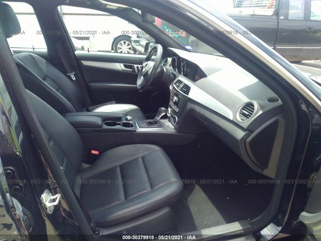 Photo 4 VIN: WDDGF4HBXCA615427 - MERCEDES-BENZ C-CLASS 