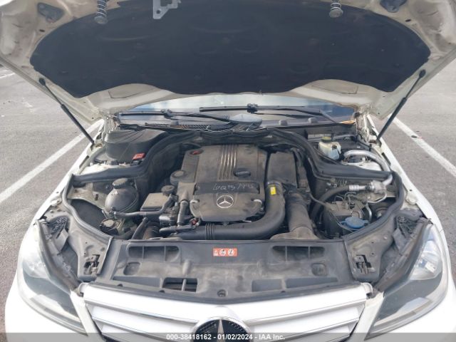 Photo 9 VIN: WDDGF4HBXCA657547 - MERCEDES-BENZ C 250 