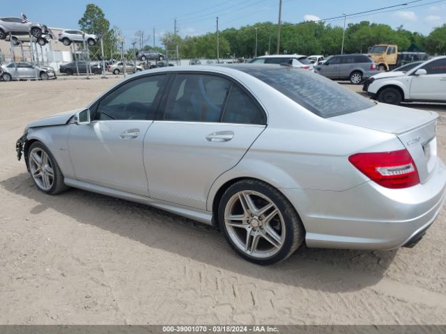 Photo 2 VIN: WDDGF4HBXCR202800 - MERCEDES-BENZ C 250 