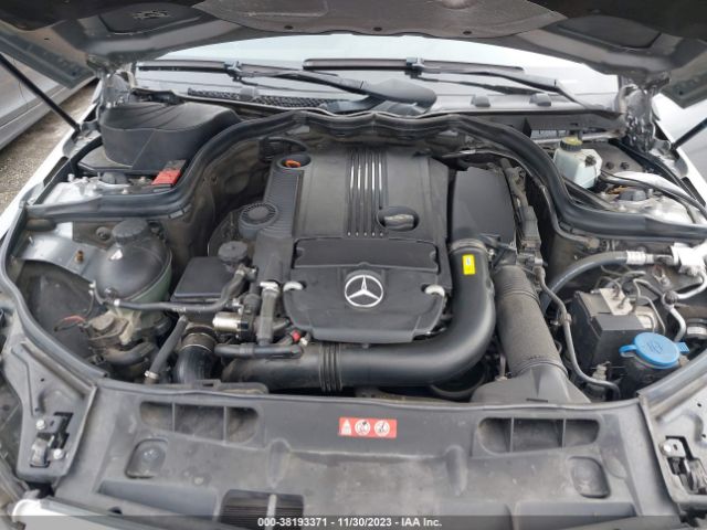 Photo 9 VIN: WDDGF4HBXCR202912 - MERCEDES-BENZ C 250 