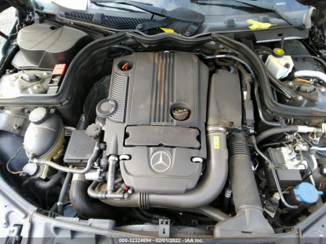 Photo 9 VIN: WDDGF4HBXCR222948 - MERCEDES-BENZ C-CLASS 